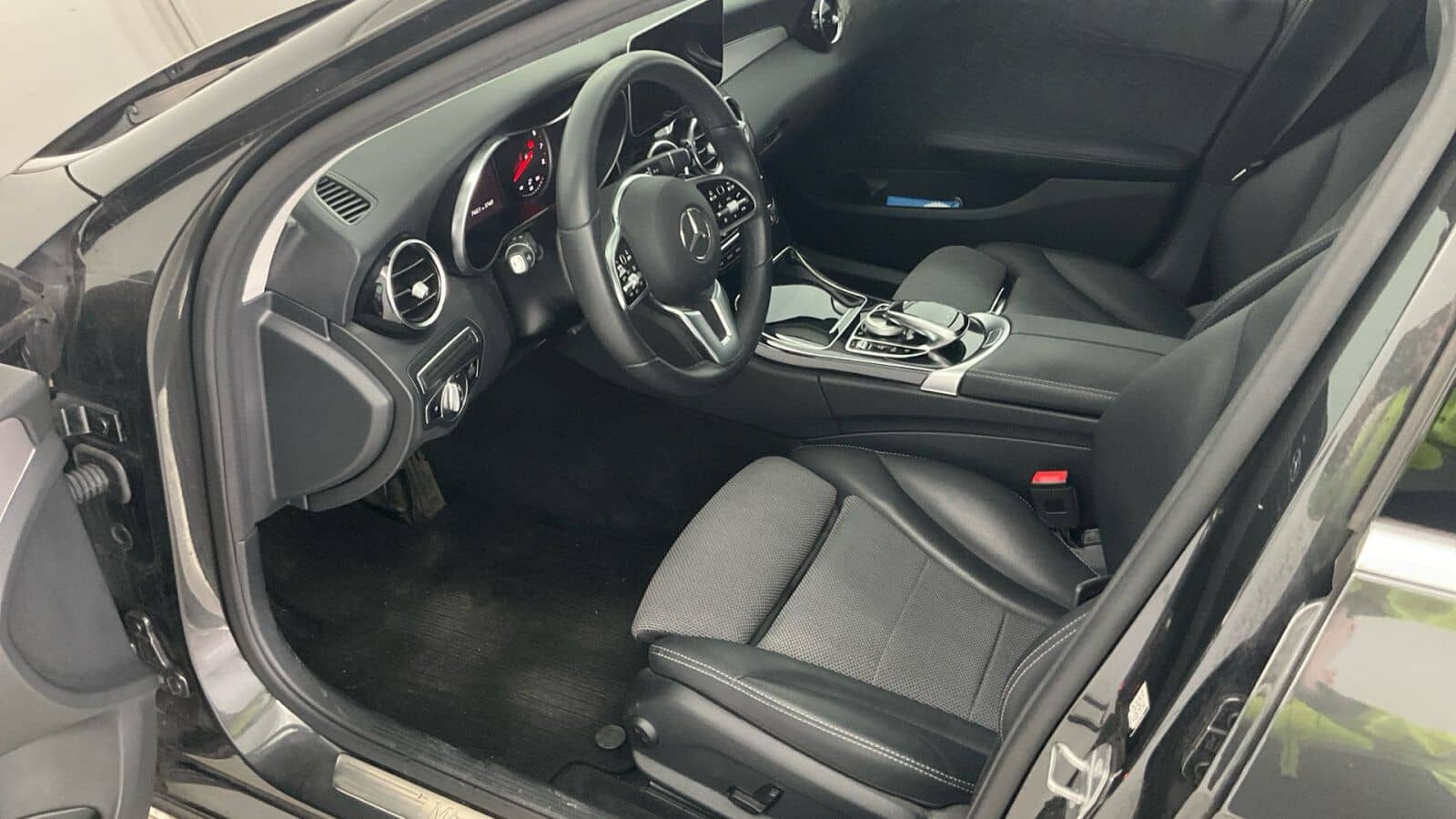 Mercedes-Benz C 180 T Avantgarde Navi LED High Perf. Navi foto 4