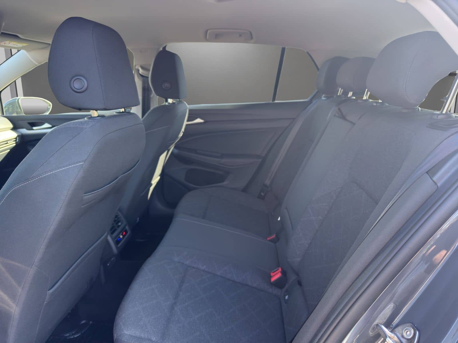 Volkswagen Golf VIII 1.5TSI Life NAVI+KAMERA+LED foto 11