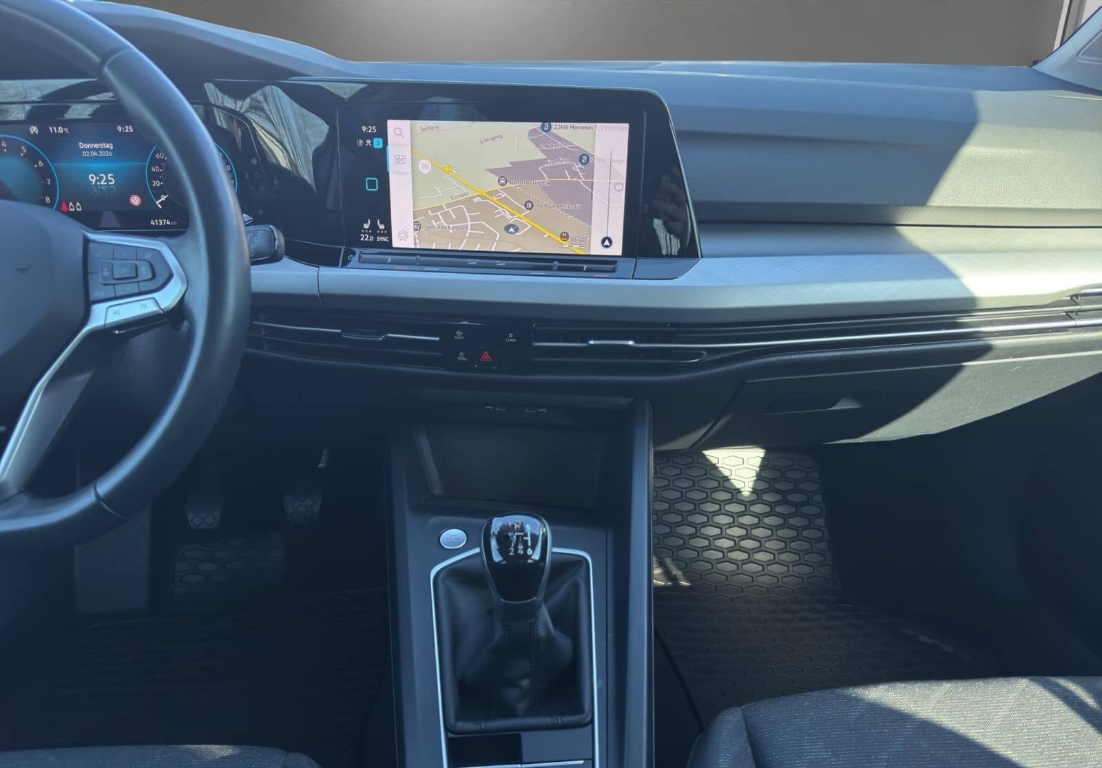 Volkswagen Golf VIII 1.5TSI Life NAVI+KAMERA+LED foto 13