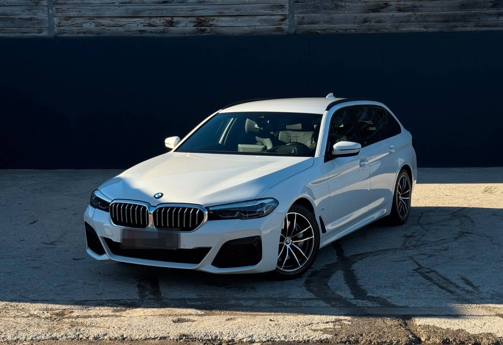 BMW 530d Touring M Sport Shad HuD H&K LHZ SHZ Leder foto 1