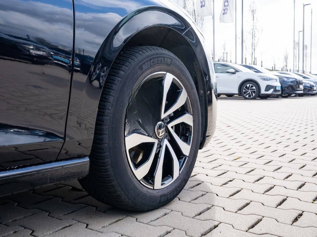 Volkswagen Golf VIII Active 1,5 l TSI STANDHZ. ACC HUD LED foto 9