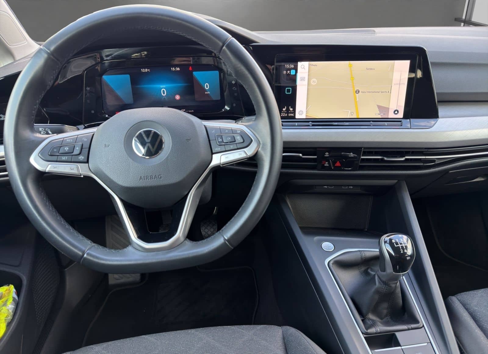 Volkswagen Golf VIII 1.5TSI Life NAVI+KAMERA+LED+APP-CONNEC foto 12