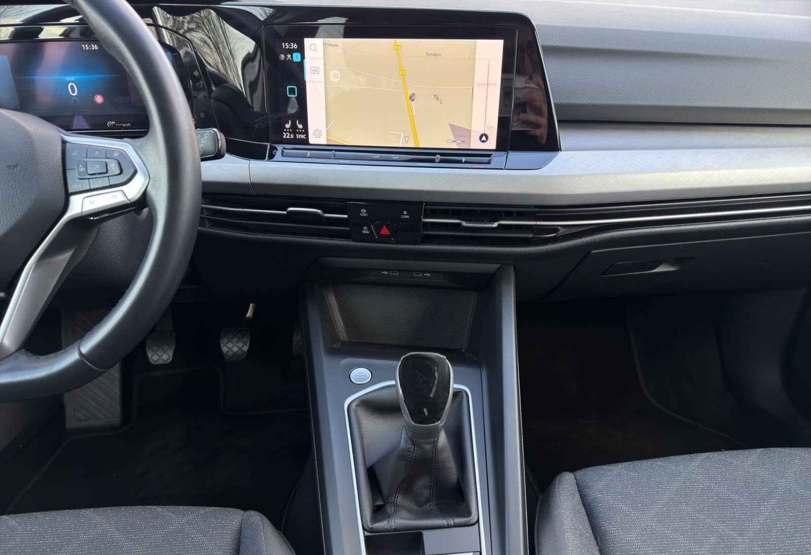 Volkswagen Golf VIII 1.5TSI Life NAVI+KAMERA+LED+APP-CONNEC foto 13