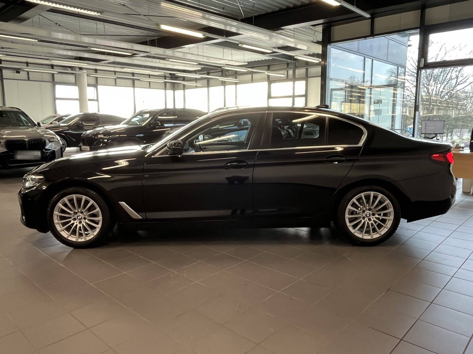 BMW 520d ACC 360°KAM RFK NAVI Standh. LED PDC V+H foto 2