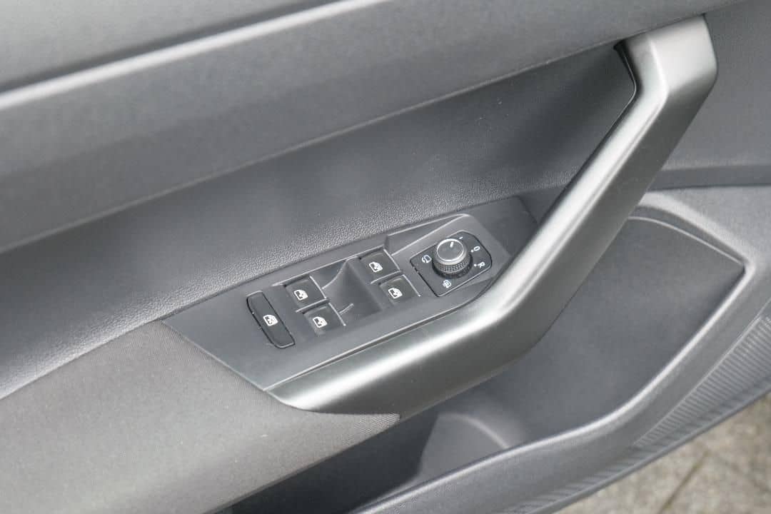 Volkswagen Polo R-Line 1.0 TSI 110PS DSG R-LINE MATRIX-LED+ foto 18