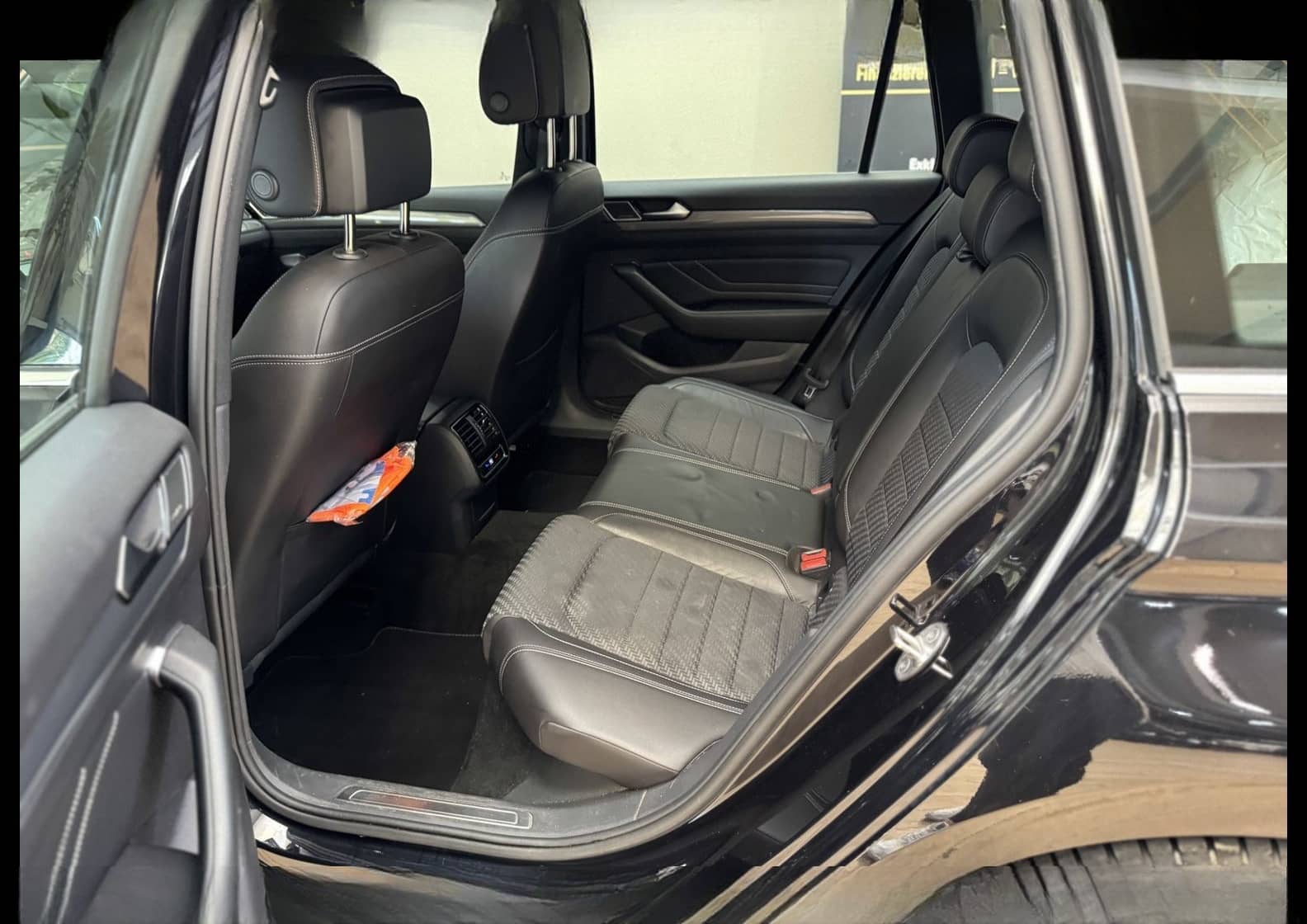 Volkswagen Passat Variant R-Line 1.5 TSI DSG Kamera/Navi/17 foto 12