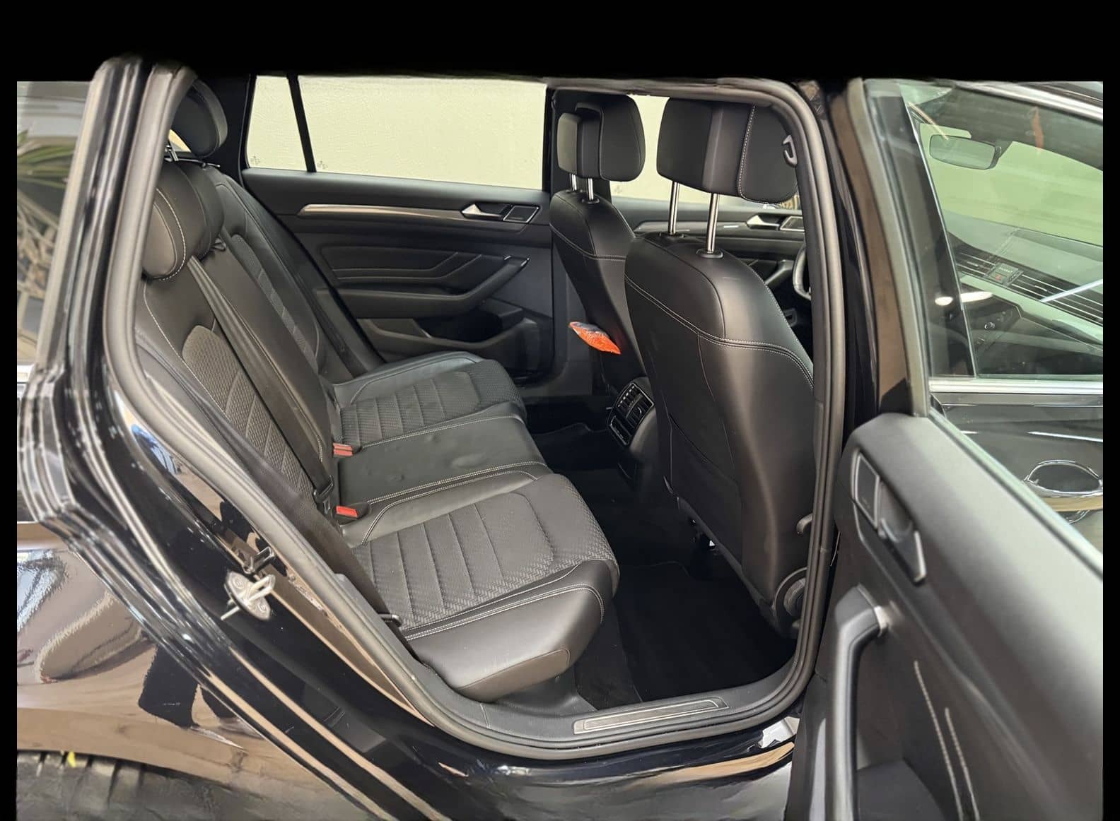 Volkswagen Passat Variant R-Line 1.5 TSI DSG Kamera/Navi/17 foto 13