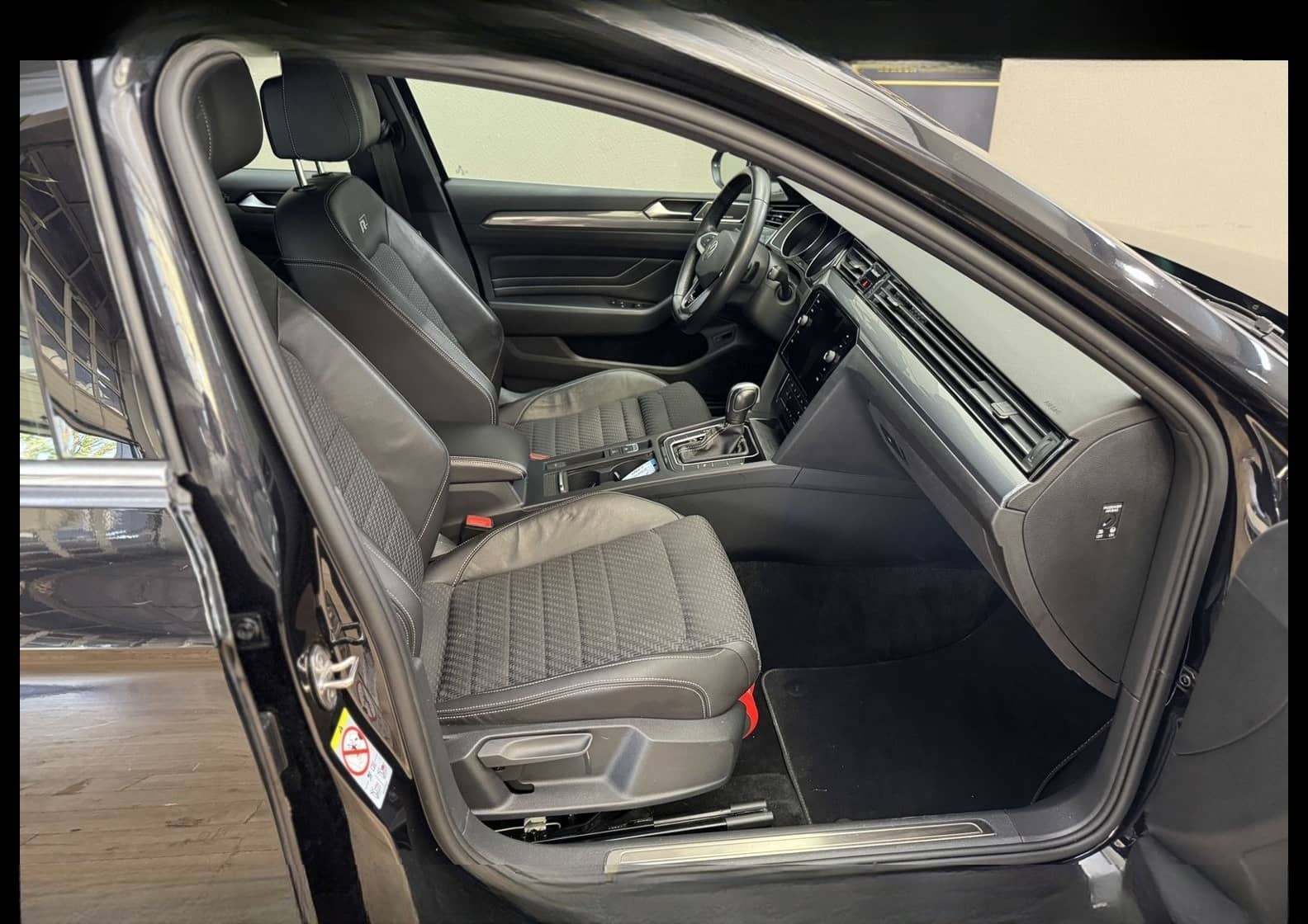 Volkswagen Passat Variant R-Line 1.5 TSI DSG Kamera/Navi/17 foto 14