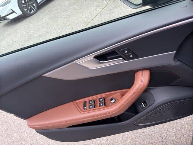 Audi A4 Avant 45 TFSI quattro S line MATRIX*OPTIK*B&O foto 13