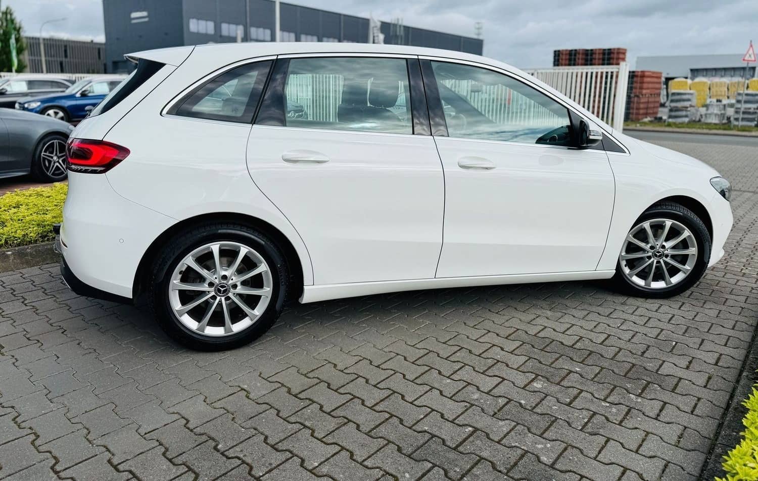 Mercedes-Benz B 180 d PROGRESSIVE, Autom. ,AHK, Tot, LED, Navi foto 6