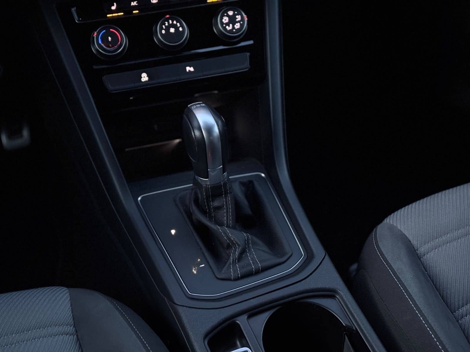 Volkswagen Touran 2.0 TDI DSG*R-LINE*STDHZ*ACC*SHZ*NAVI* foto 17