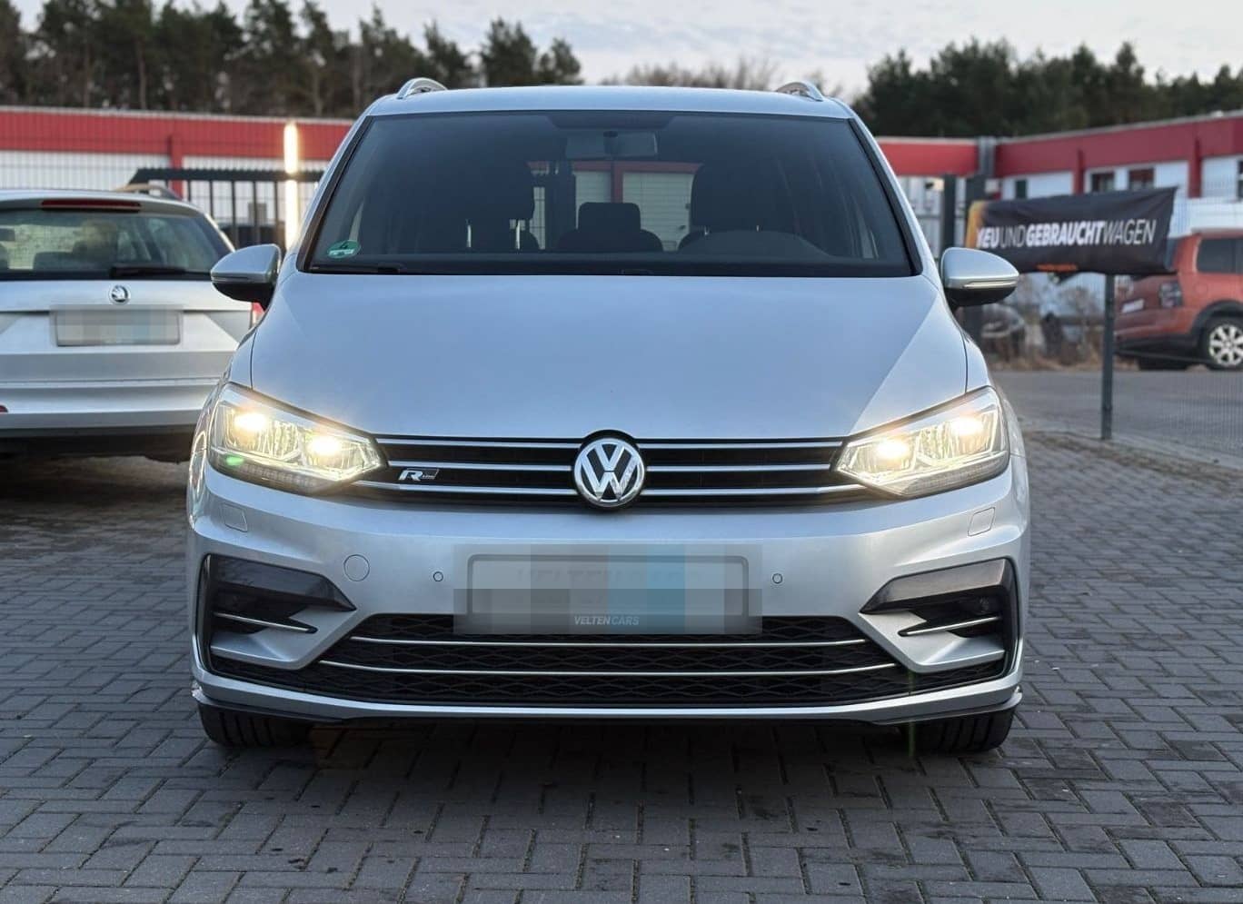 Volkswagen Touran 2.0 TDI DSG*R-LINE*STDHZ*ACC*SHZ*NAVI* foto 3