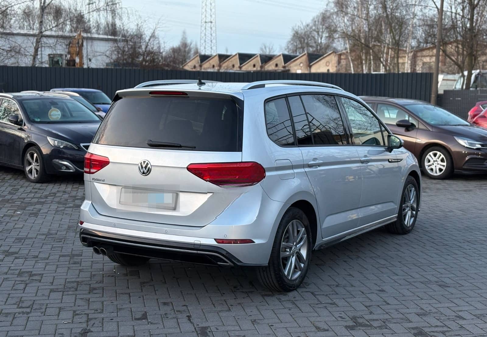 Volkswagen Touran 2.0 TDI DSG*R-LINE*STDHZ*ACC*SHZ*NAVI* foto 4