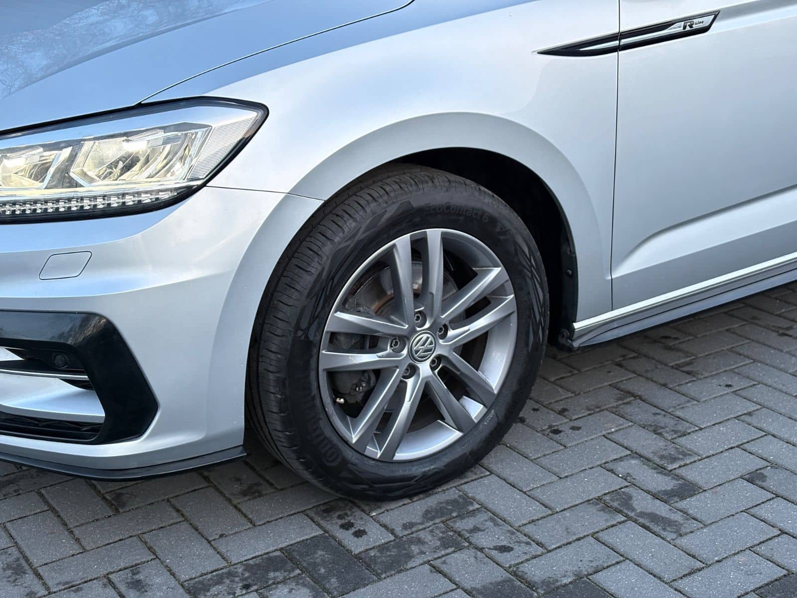 Volkswagen Touran 2.0 TDI DSG*R-LINE*STDHZ*ACC*SHZ*NAVI* foto 6