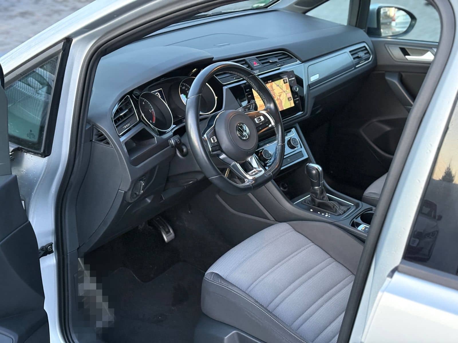 Volkswagen Touran 2.0 TDI DSG*R-LINE*STDHZ*ACC*SHZ*NAVI* foto 9