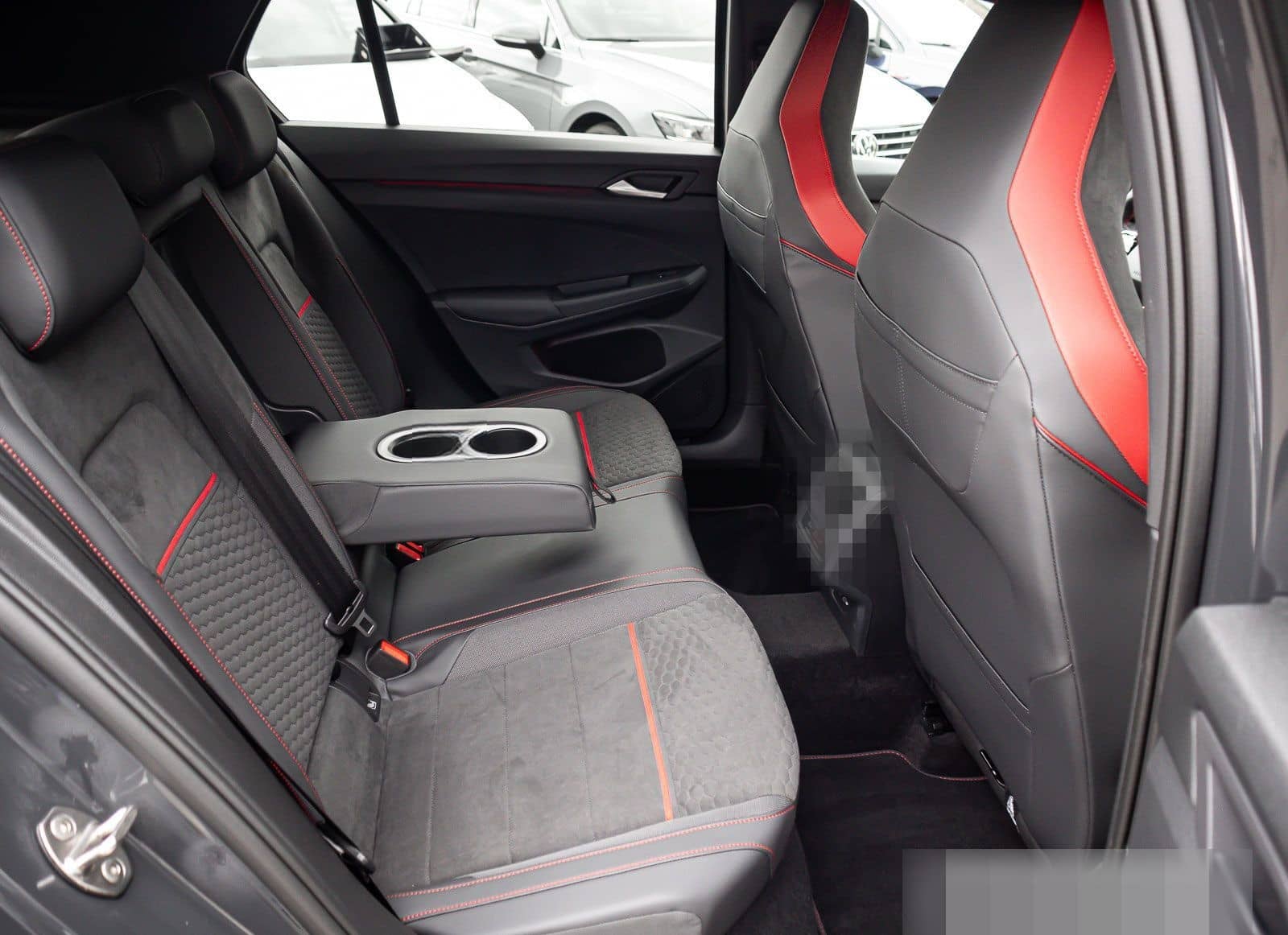 Volkswagen Golf VIII GTI Clubsport 2.0 TSI LED+ Navi ParkPi foto 15