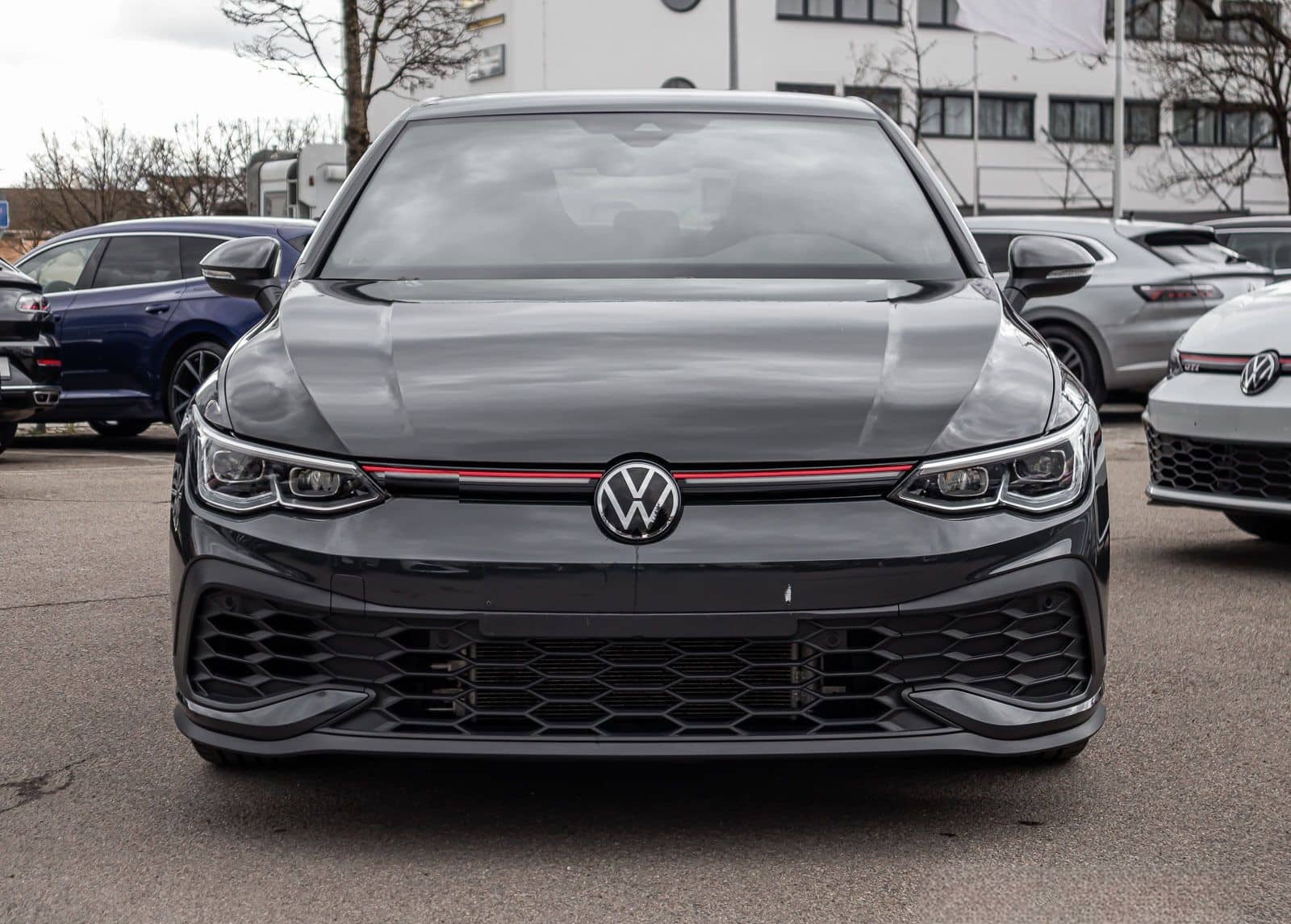 Volkswagen Golf VIII GTI Clubsport 2.0 TSI LED+ Navi ParkPi foto 5