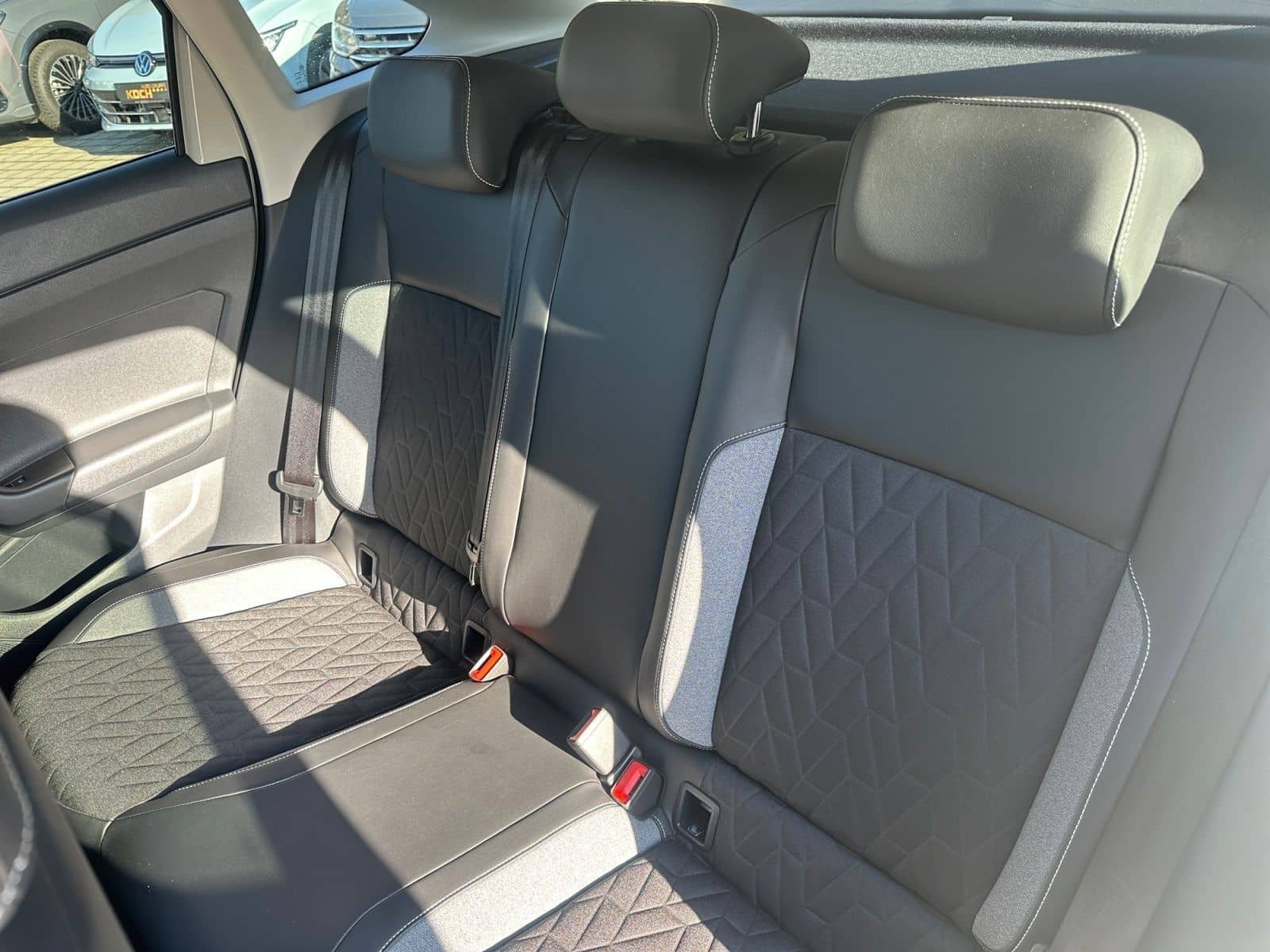 Volkswagen Taigo 1.0TSI Goal Navi LED Sitzheizung foto 11