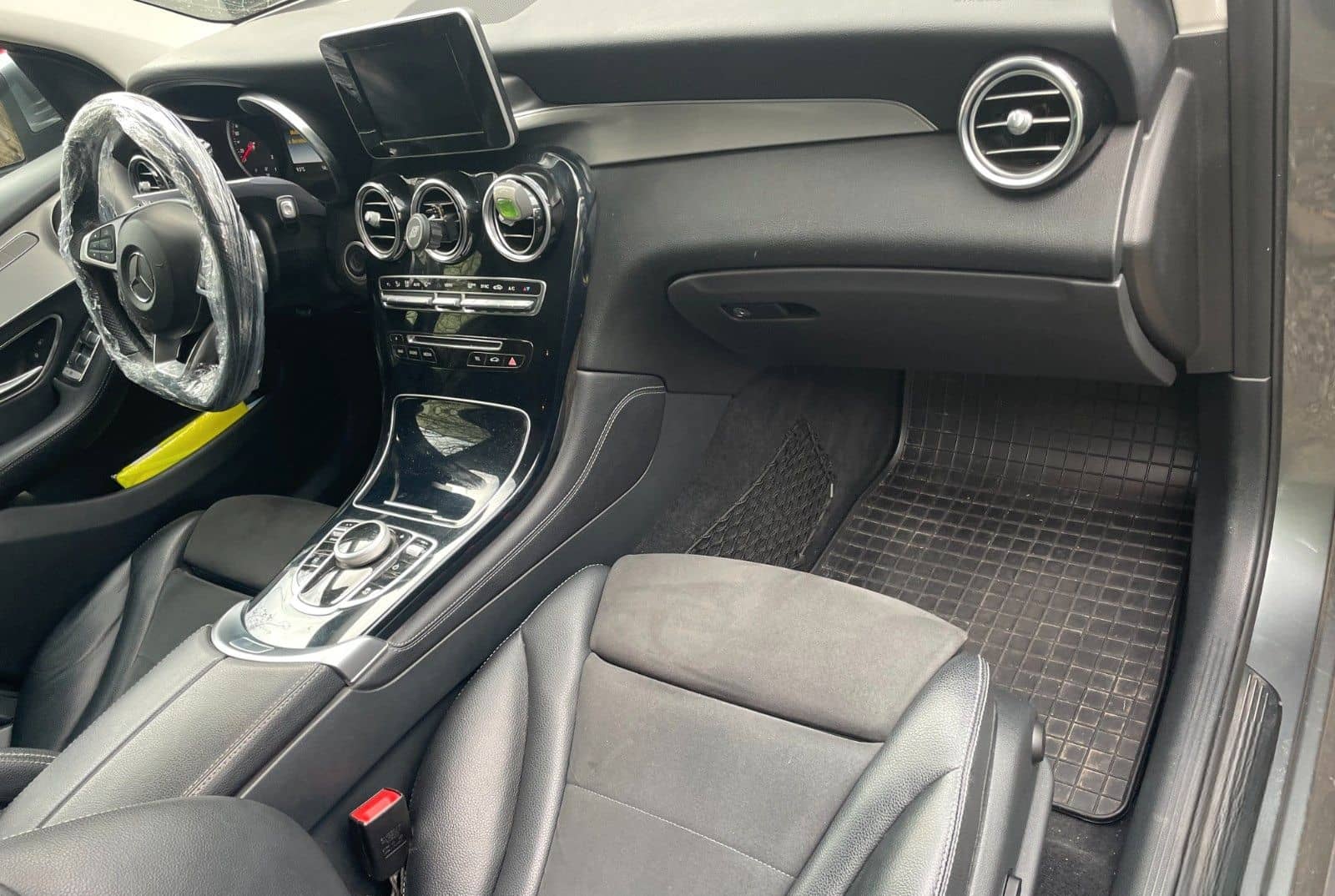 Mercedes-Benz GLC 220  AMG foto 4