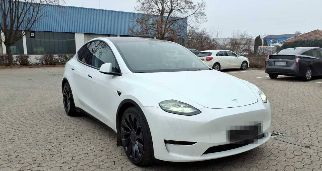 Tesla Model Y Performance 77kWh AWD AHK A.Pilot Leder foto 2