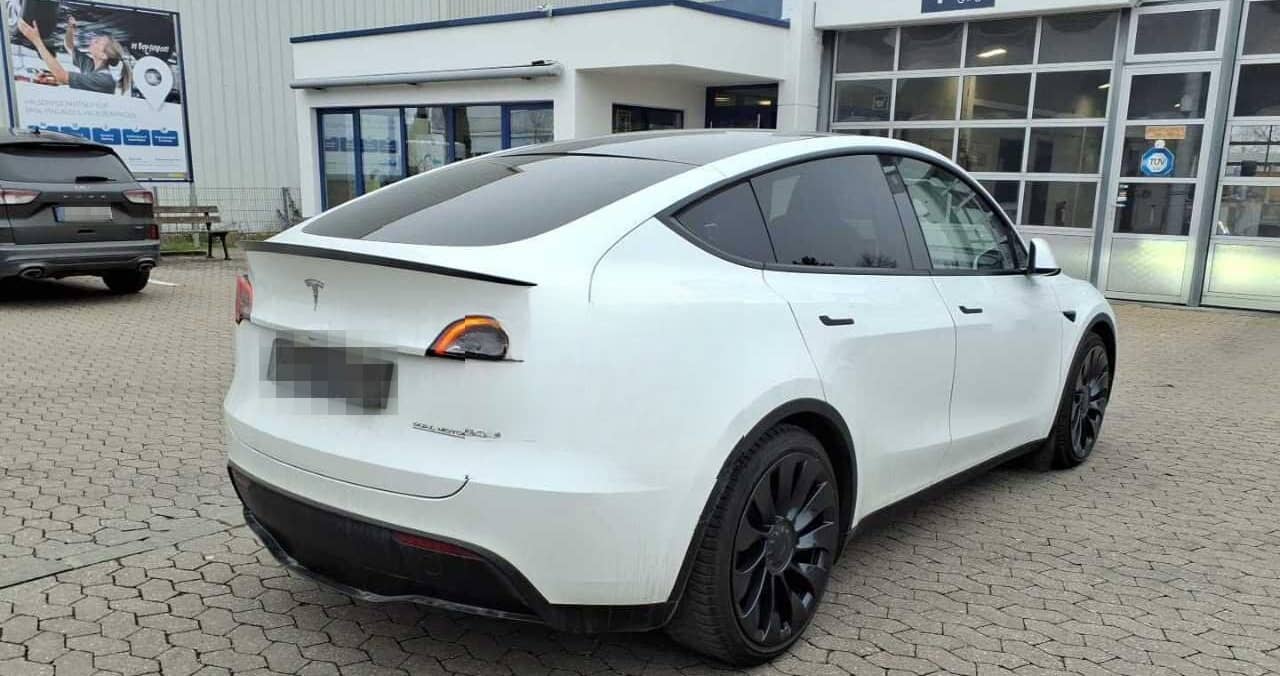 Tesla Model Y Performance 77kWh AWD AHK A.Pilot Leder foto 3