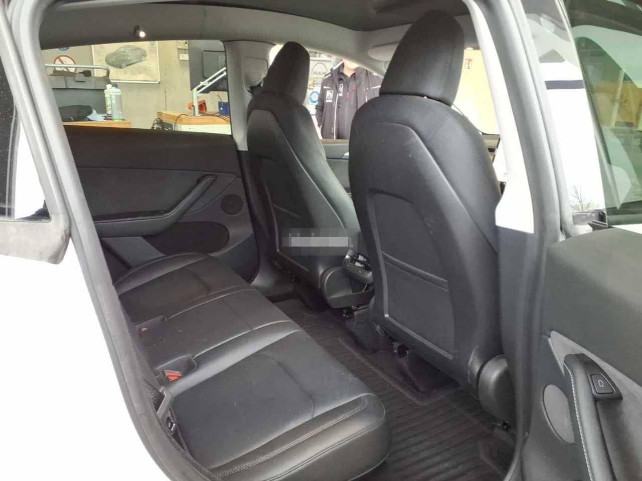 Tesla Model Y Performance 77kWh AWD AHK A.Pilot Leder foto 6