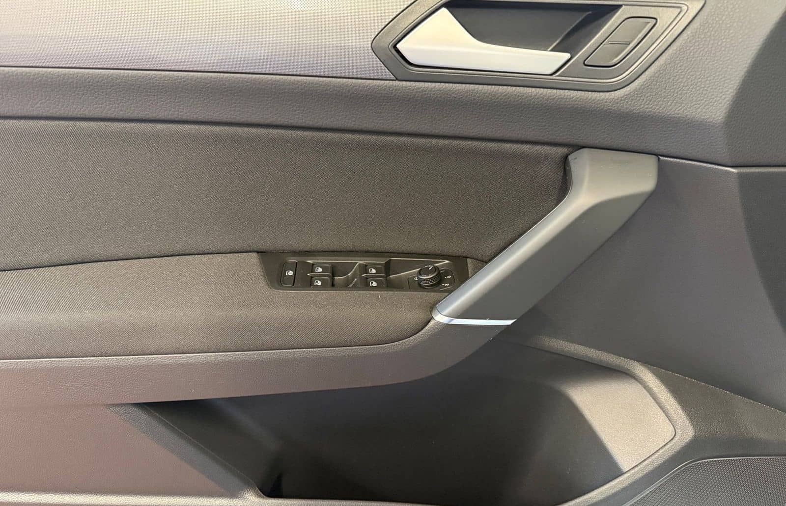 Volkswagen Touran 1.5 TSI R-Line BlackStyle DSG LED Navi AC foto 12