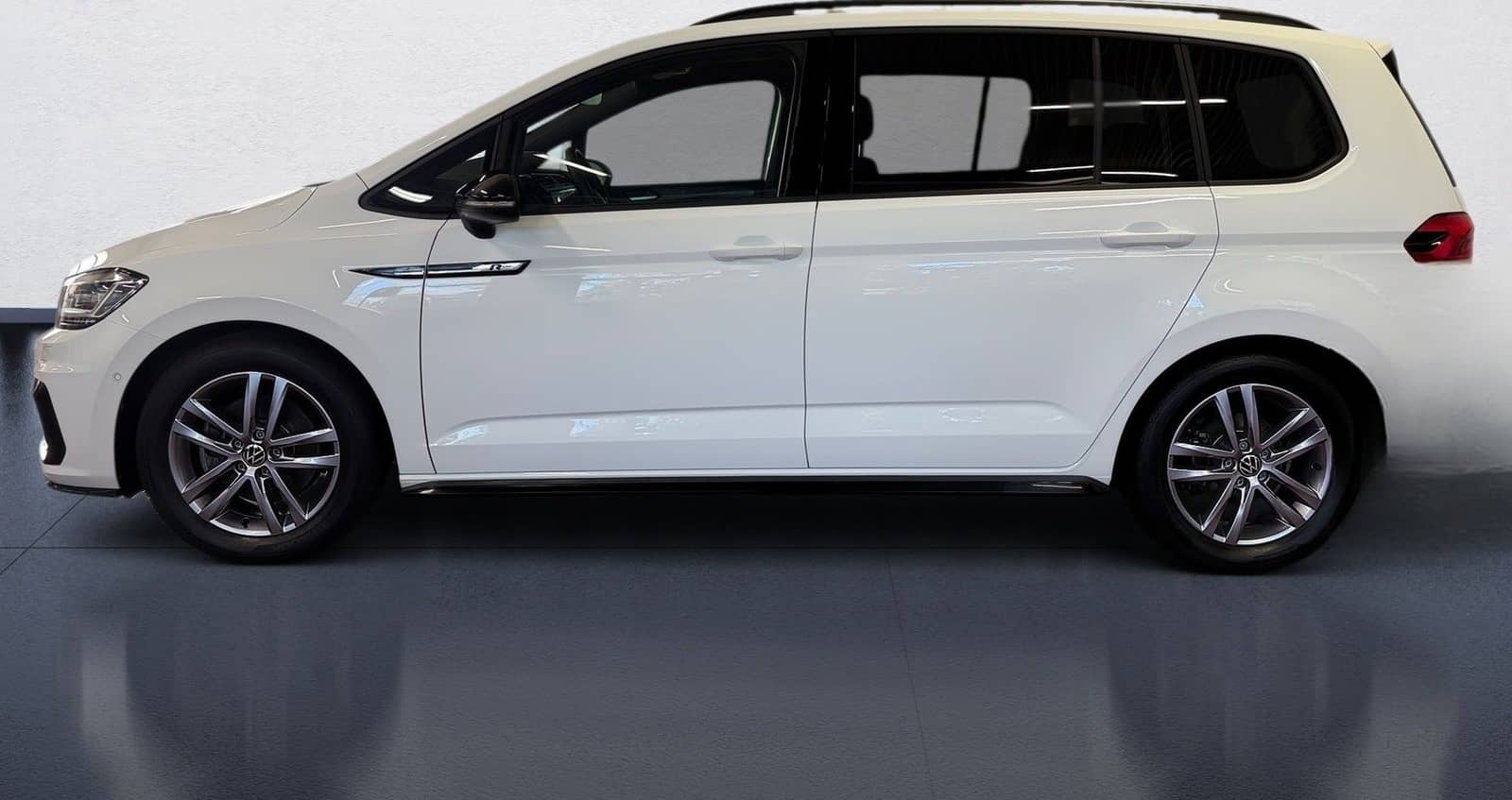 Volkswagen Touran 1.5 TSI R-Line BlackStyle DSG LED Navi AC foto 3