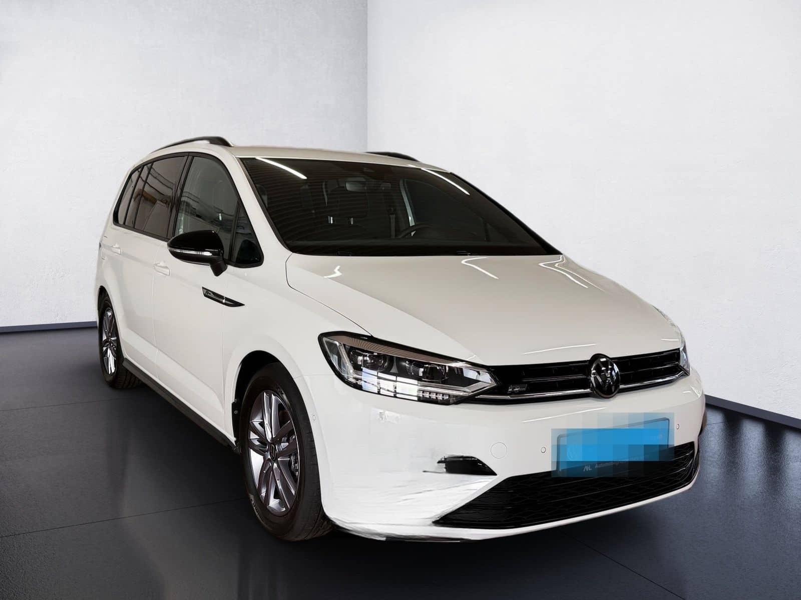 Volkswagen Touran 1.5 TSI R-Line BlackStyle DSG LED Navi AC foto 8