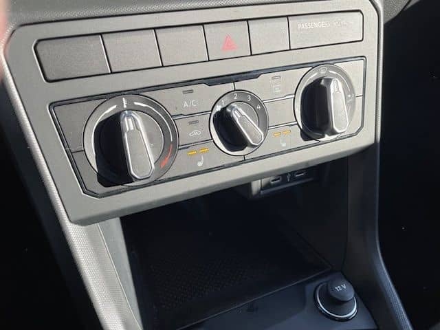 Volkswagen T-Cross 1.0 TSI LED Apple CarPlay Android Auto D foto 16