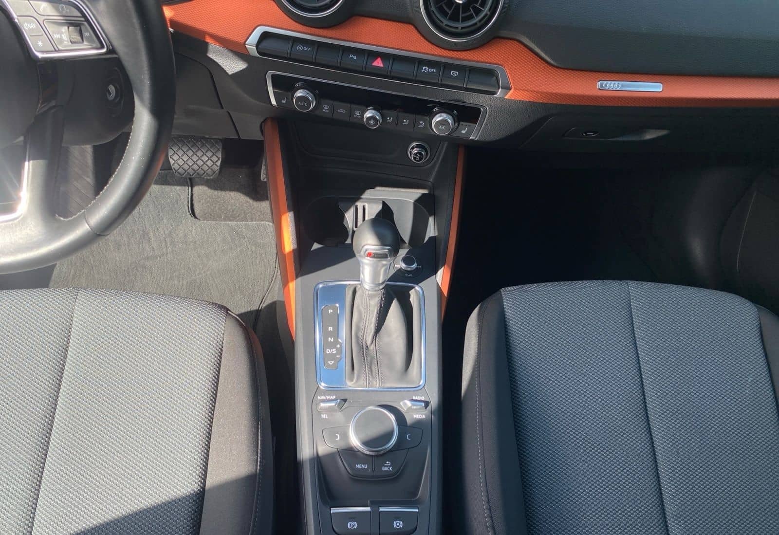 Audi Q2 35 TFSI S-tronic design *AHK*Navi*Kamera*Sitz foto 13