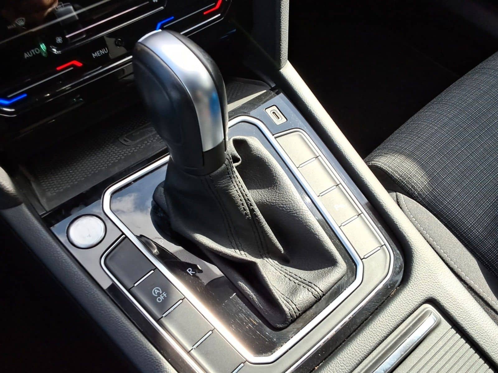 Volkswagen Passat Variant 2.0 TDI Business DSG,Kamera,LED foto 12