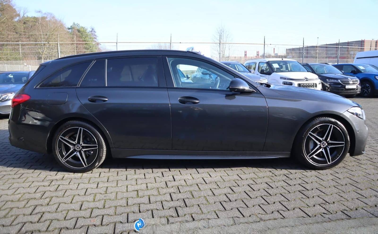 Mercedes-Benz C220d T AMG Line *Distronic*Digital Light*Memory foto 6