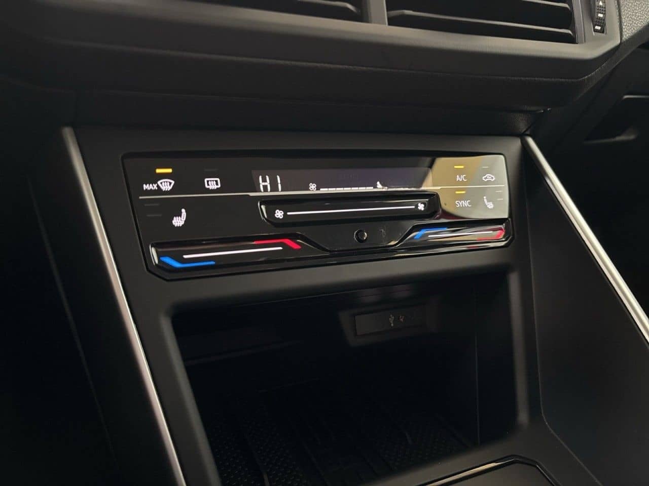 Volkswagen Polo 1.0 MPI Life+BAA+USB+DAB+EPH+MAL+SHZ+EURO6+ foto 18