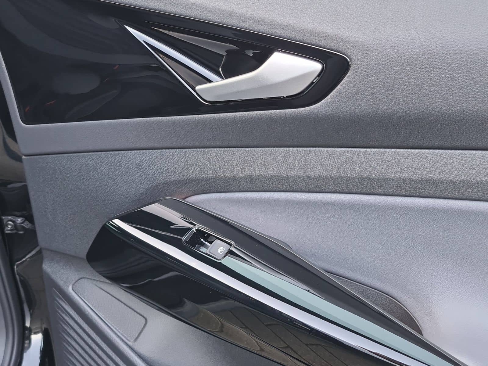 Volkswagen ID.4 Pure electric +1,49%+NAVI+WÄRMEP+MATRIX+SHZ foto 14