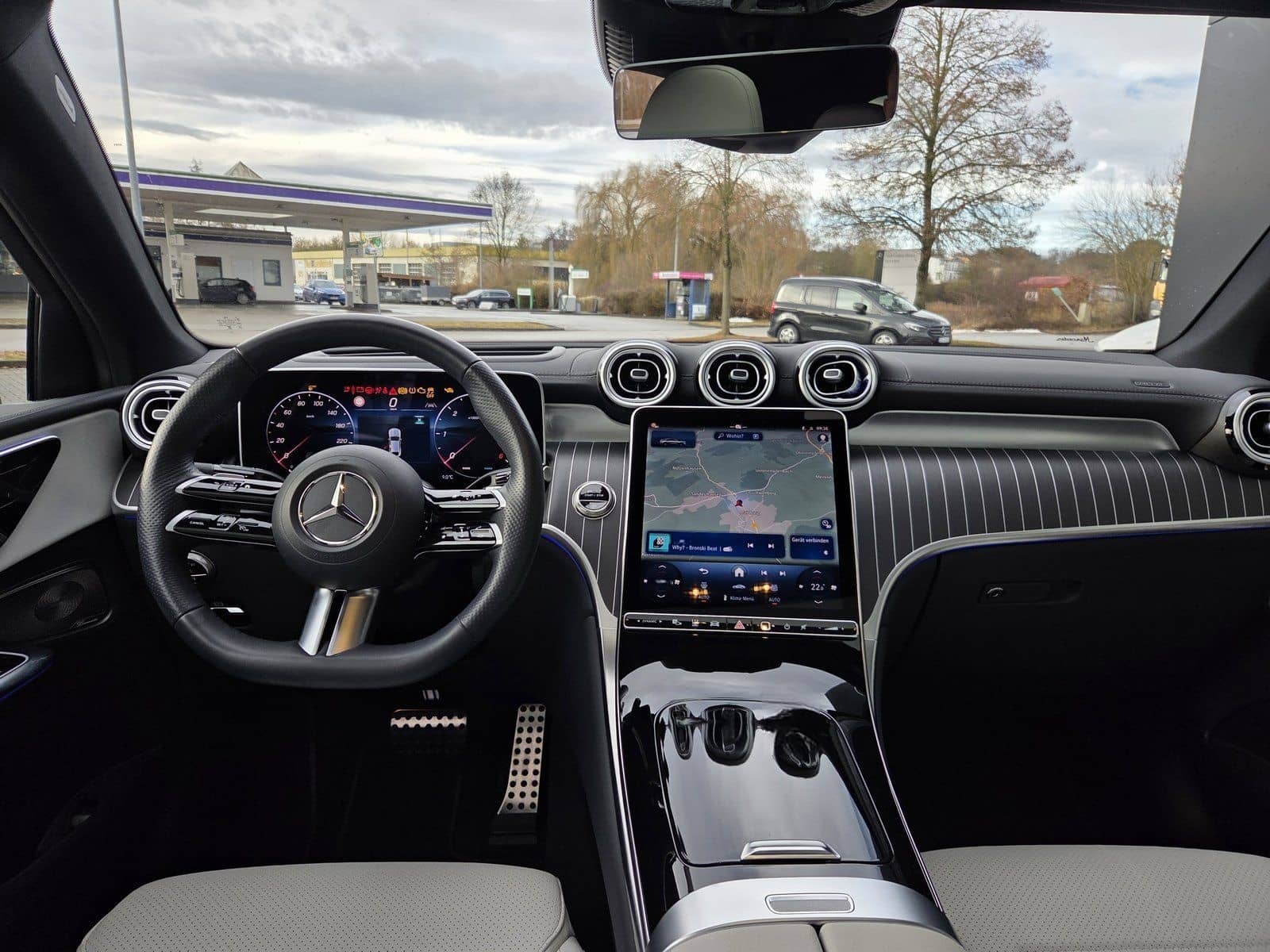 Mercedes-Benz GLC 300 d 4M AMG*AIRMATIC*AHK*PANO*DISTR*STHZ* foto 12