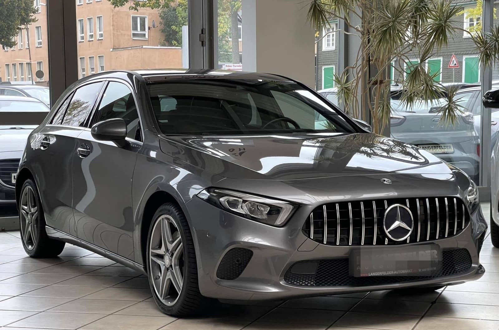 Mercedes-Benz A 220 Progressive 4Matic*AMG*STDHZG*MBUX*AHK*LED foto 1