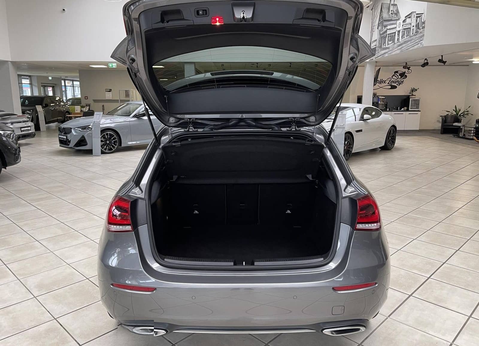 Mercedes-Benz A 220 Progressive 4Matic*AMG*STDHZG*MBUX*AHK*LED foto 5