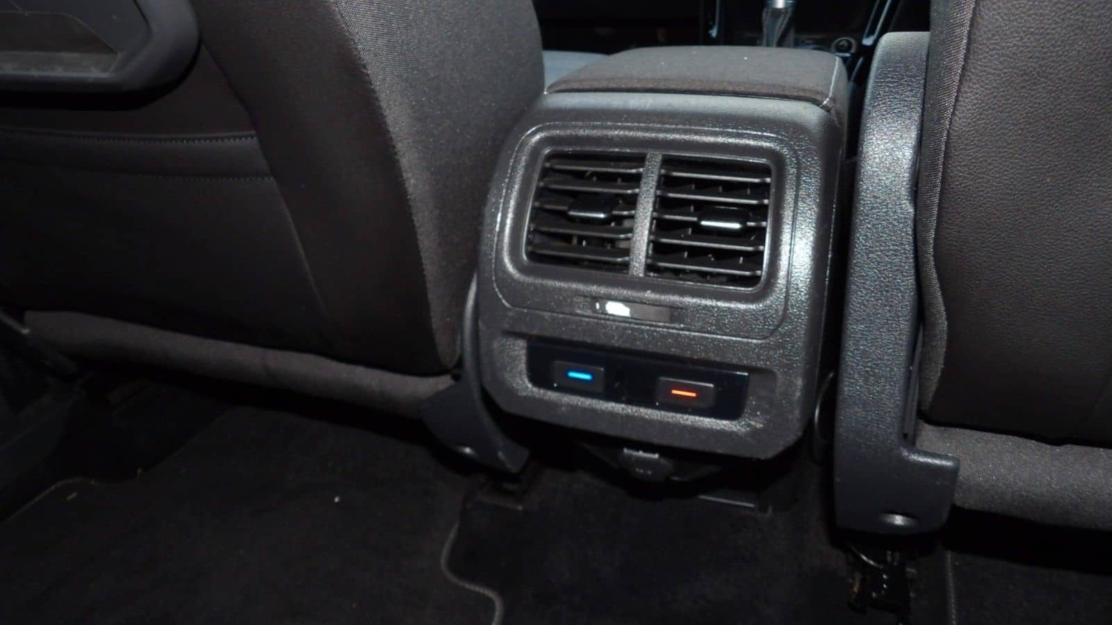 Volkswagen Touran Highline-R-Line *DSG*AHK*Navi*SHZ* foto 5