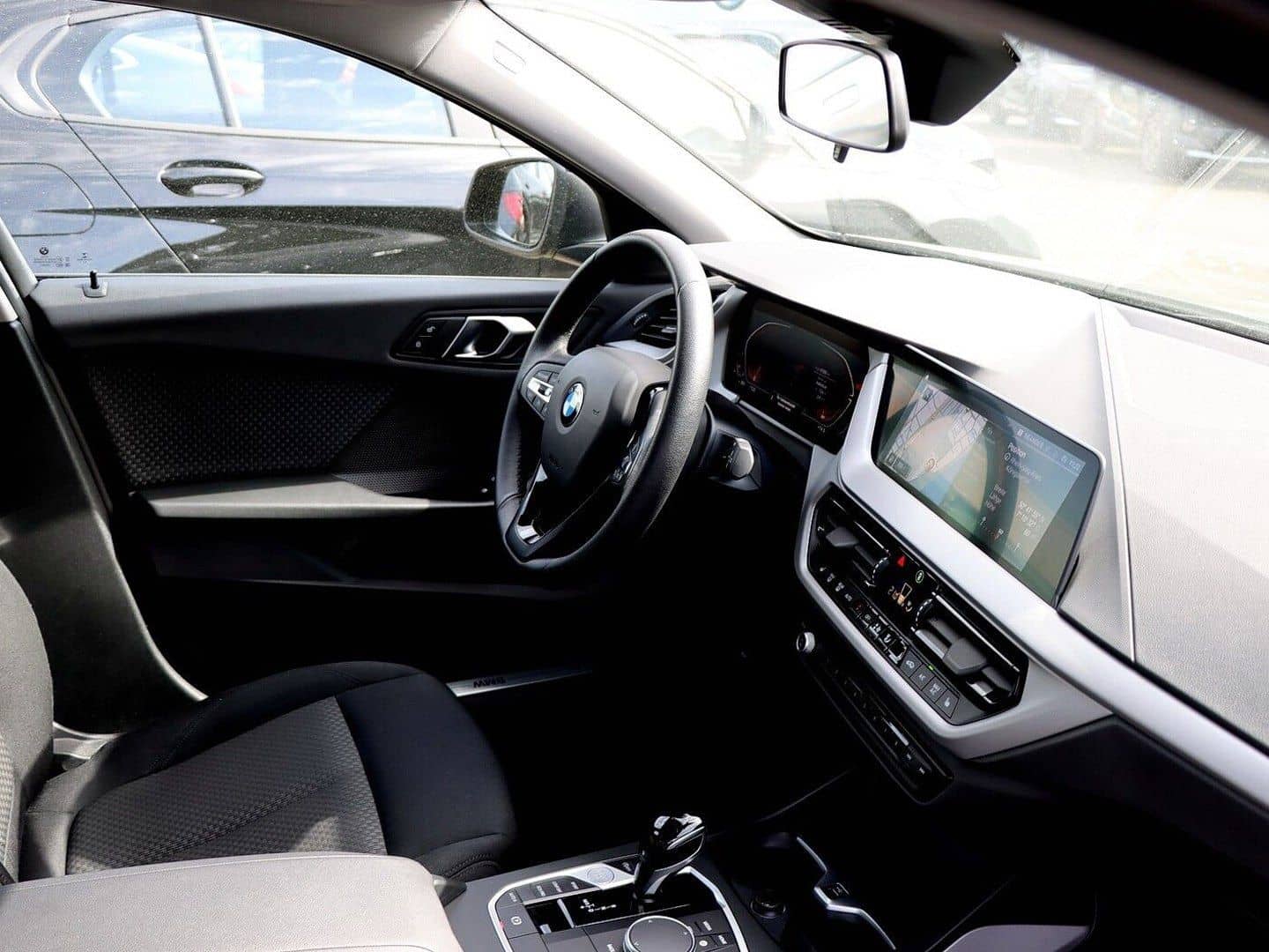 BMW 118i Advantage Live Cockpit LED foto 7