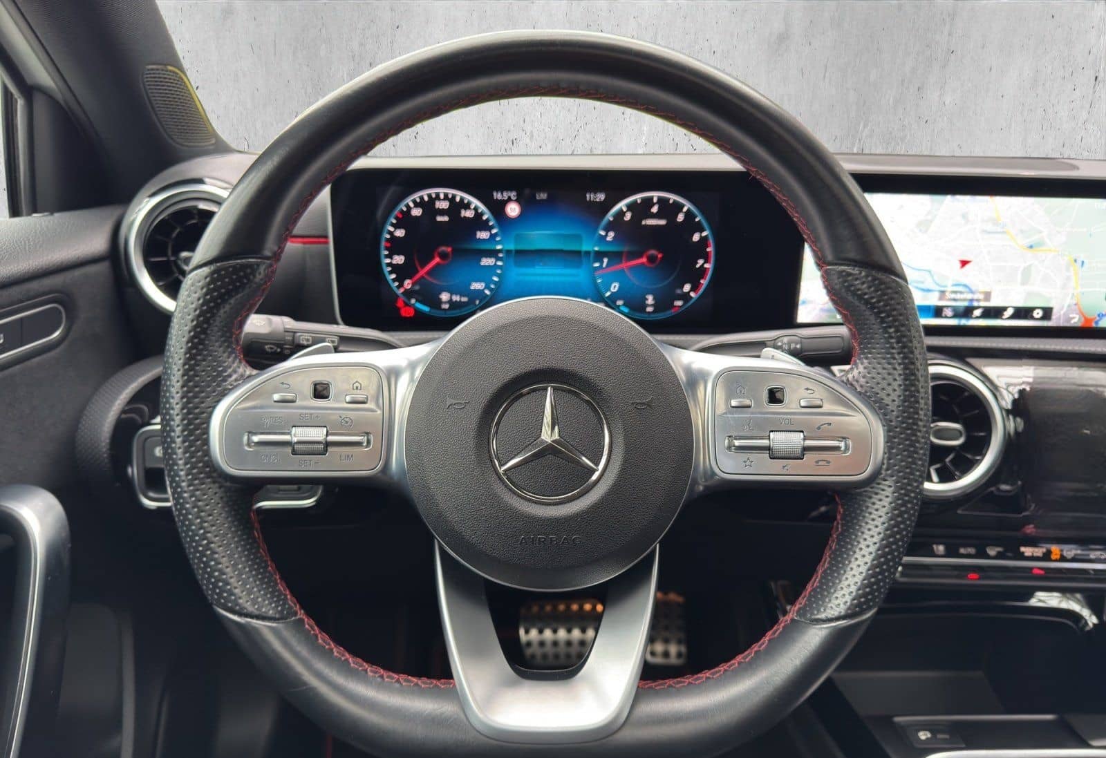 Mercedes-Benz A 220 AMG Line KeyLess+LED+Navi+Pano+SD+SHZ+LM foto 13
