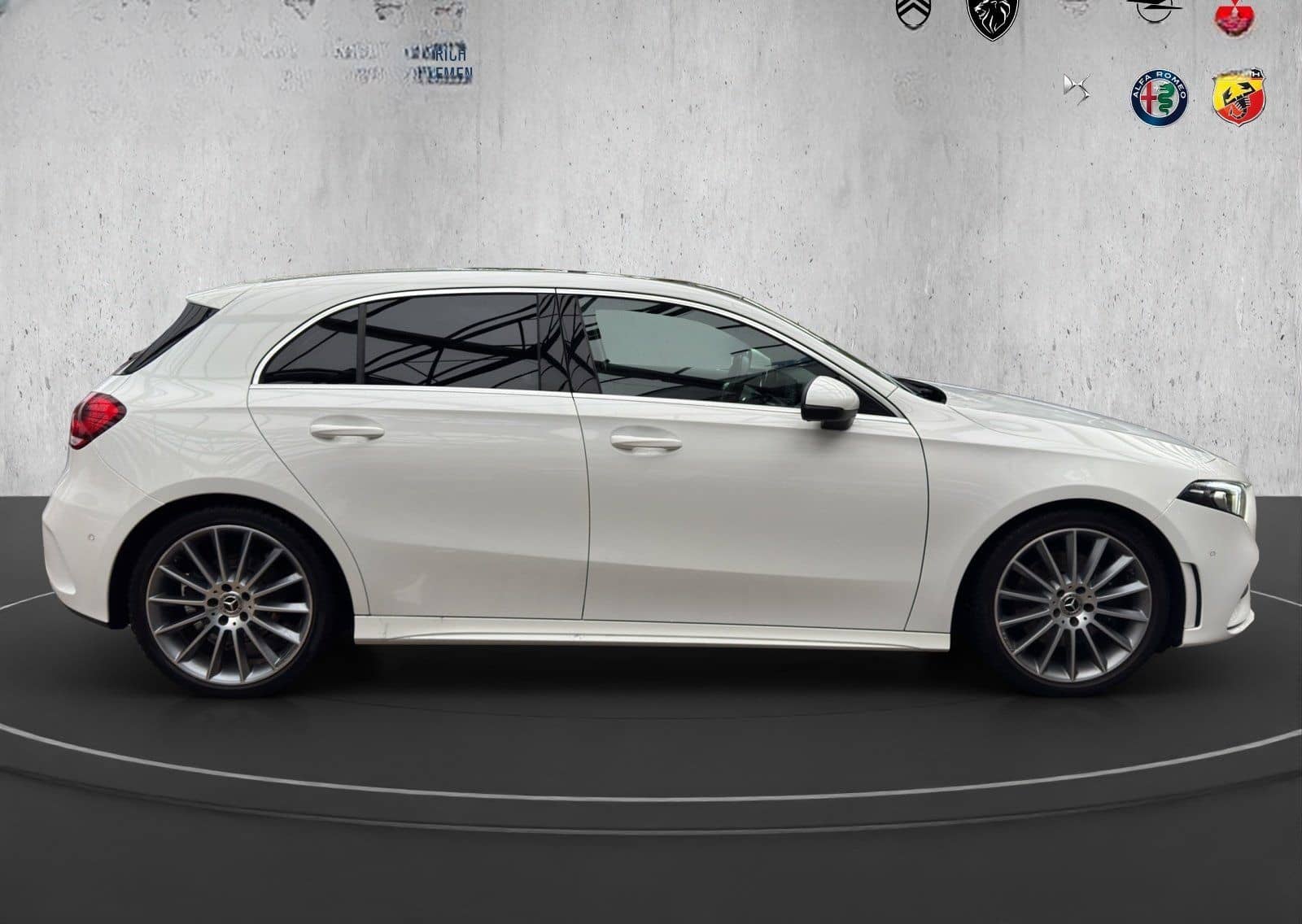 Mercedes-Benz A 220 AMG Line KeyLess+LED+Navi+Pano+SD+SHZ+LM foto 8