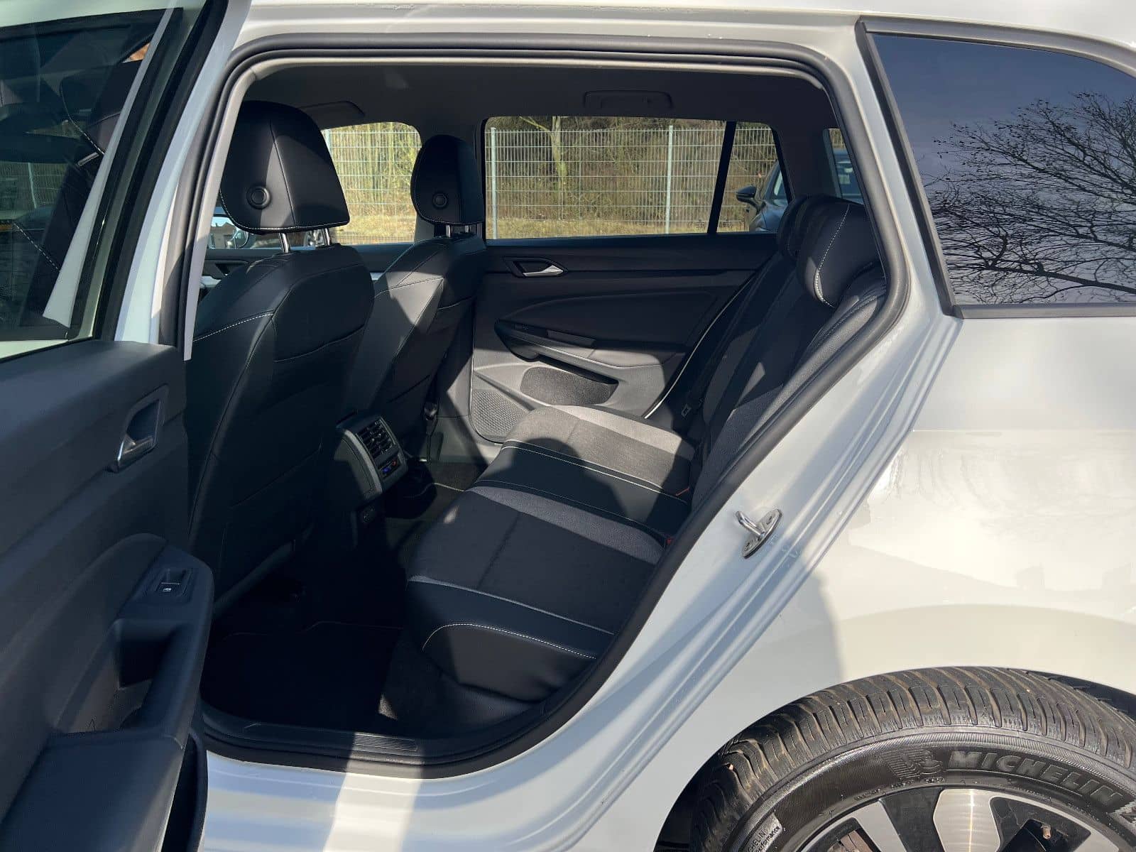 Volkswagen Golf VIII Variant 1.5 eTSI Goal-NAVI-RFK-GARANTI foto 21