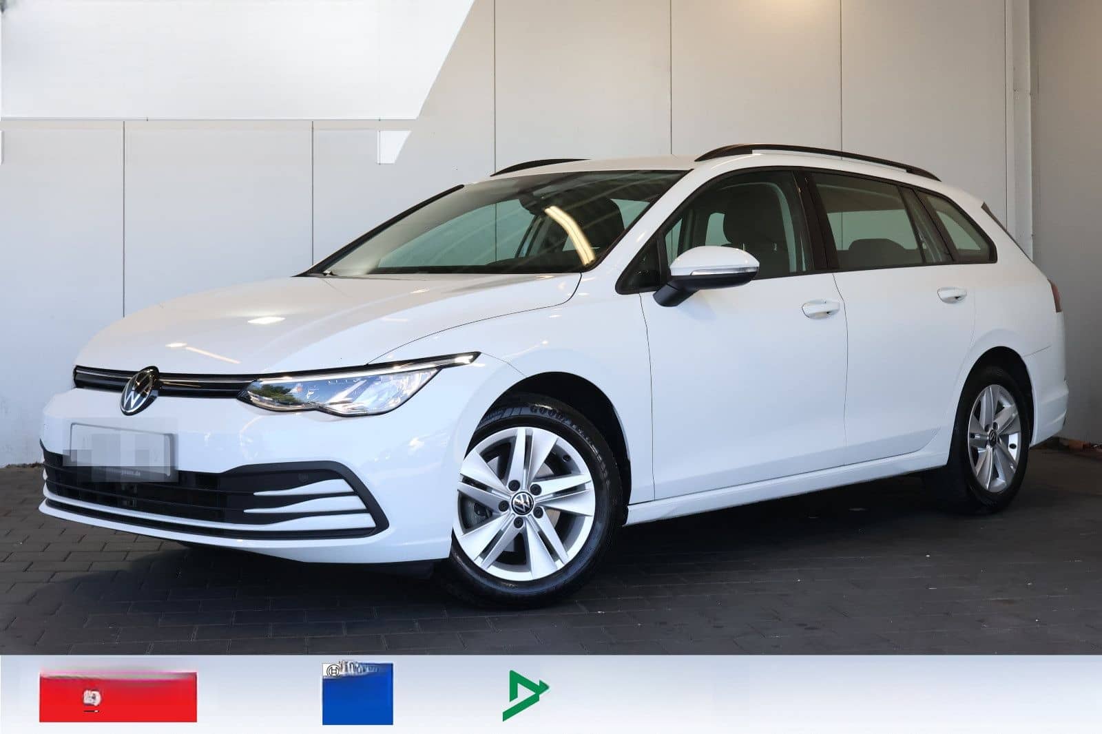 Volkswagen Golf VIII Var. Life 1.5 eTSI AID+ACC+LED+AHK foto 1