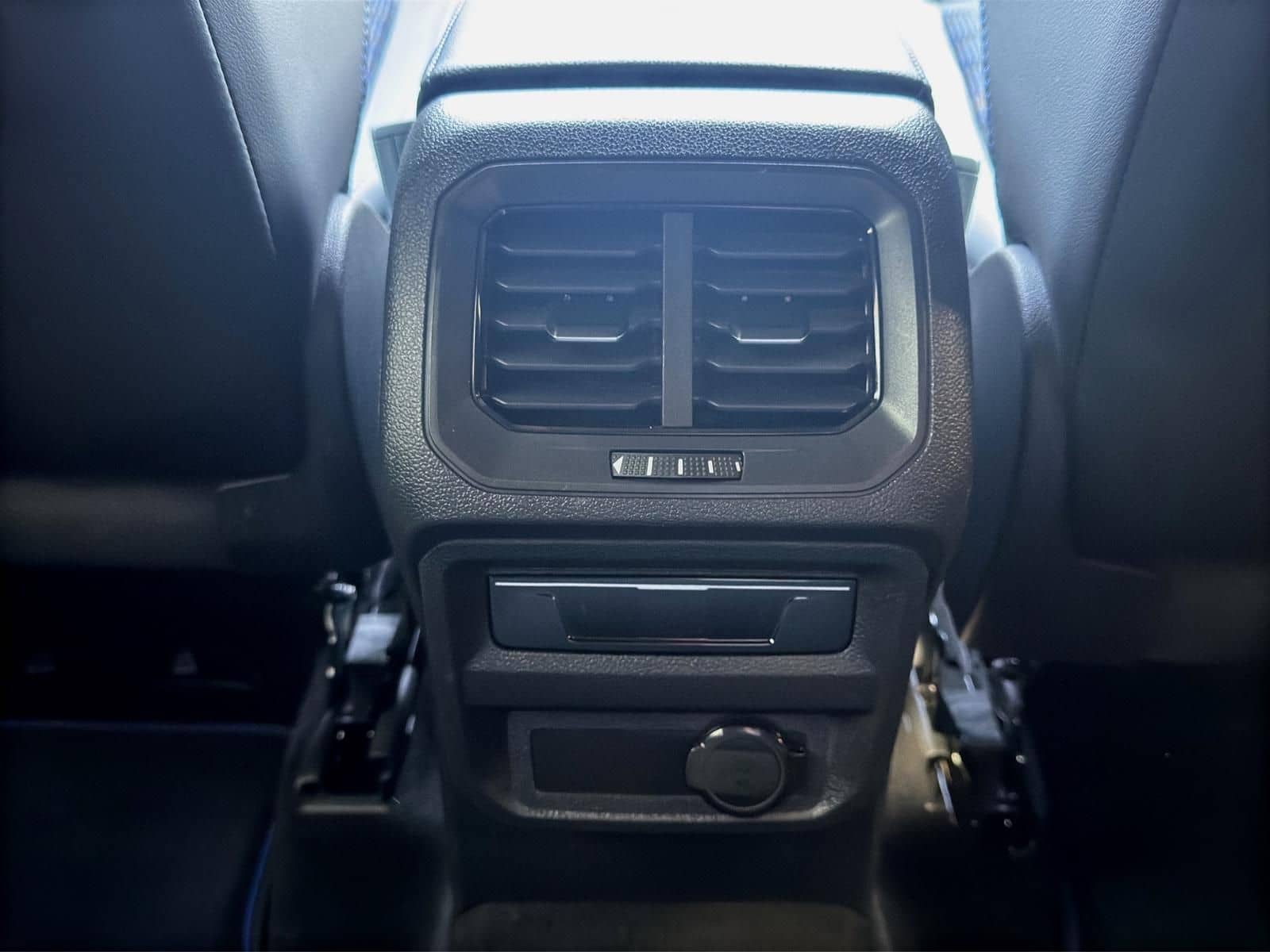 Volkswagen Tiguan R 4MOTION*KEYLESS*360*BLACK STYLE*AHK*LED foto 17