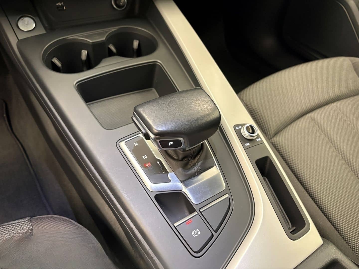 Audi A4 Avant 35 TDI S tronic AHK NAVI ACC 16 PDC DAB foto 12