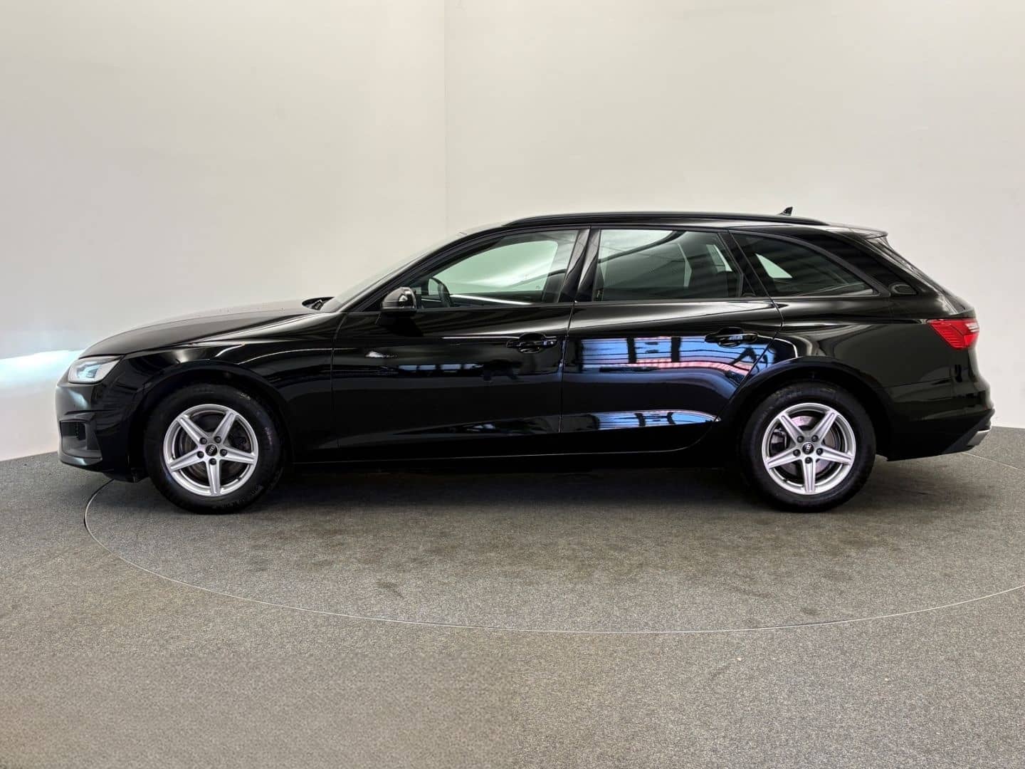Audi A4 Avant 35 TDI S tronic AHK NAVI ACC 16 PDC DAB foto 4