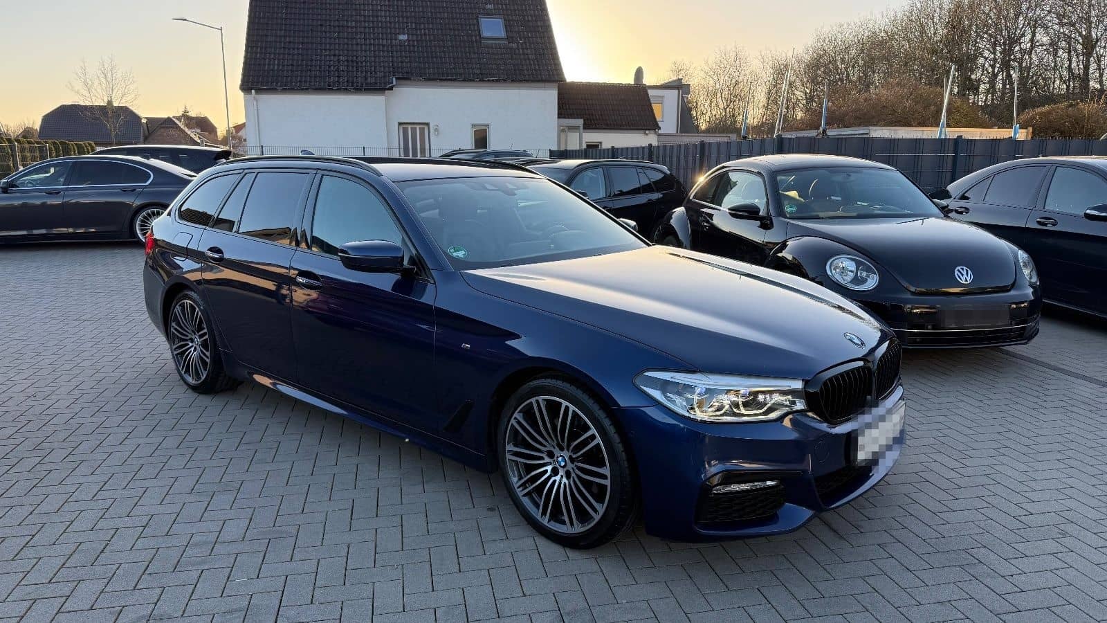 BMW 520d Touring G31 M Sportpaket-LED-Leder-19LM-AHK foto 2
