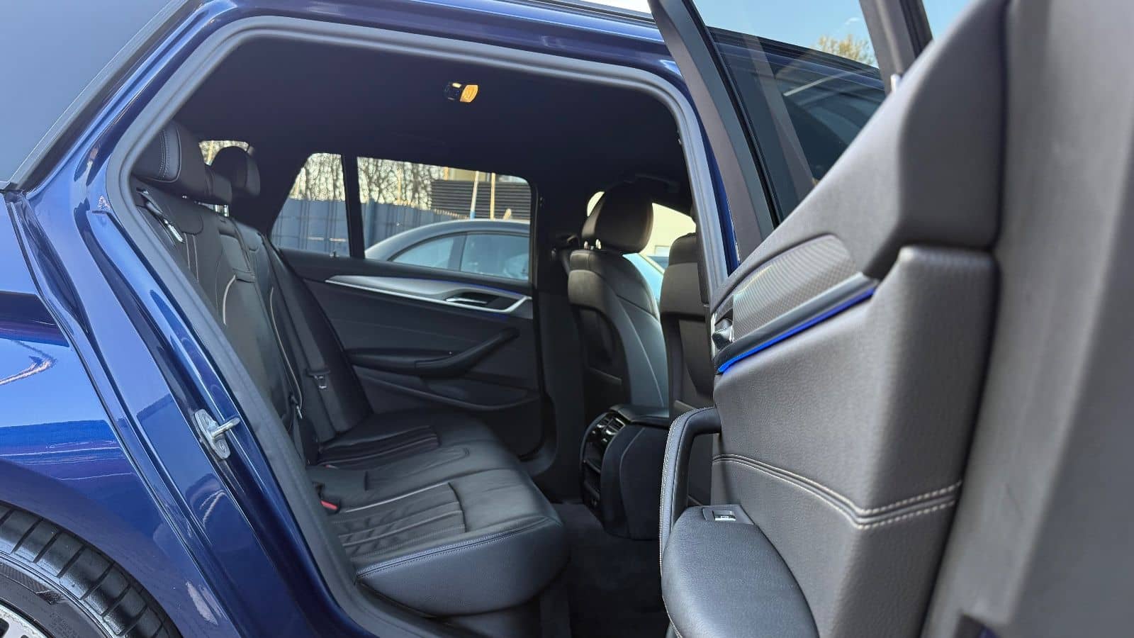 BMW 520d Touring G31 M Sportpaket-LED-Leder-19LM-AHK foto 13