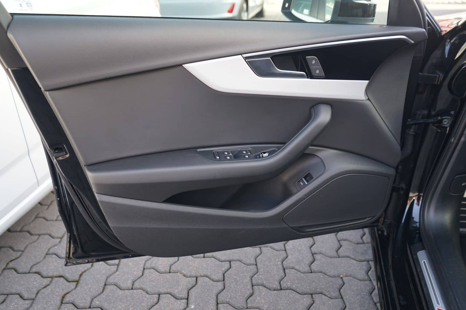 Audi A4 Avant 40 TDI S-Line quattro Aut. LED ACC Navi foto 14